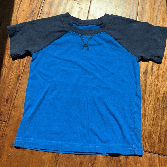 Boys 24 months Assorted T-shirts - Picture 2 of 12